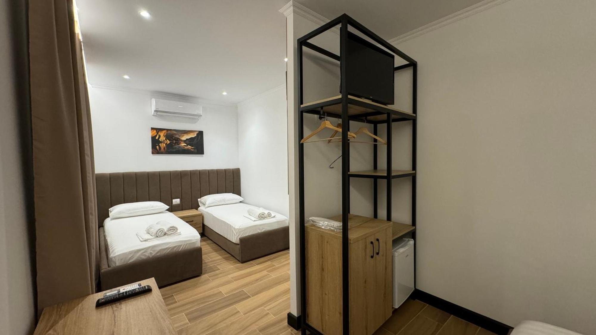Hotel Bizant Përmet エクステリア 写真