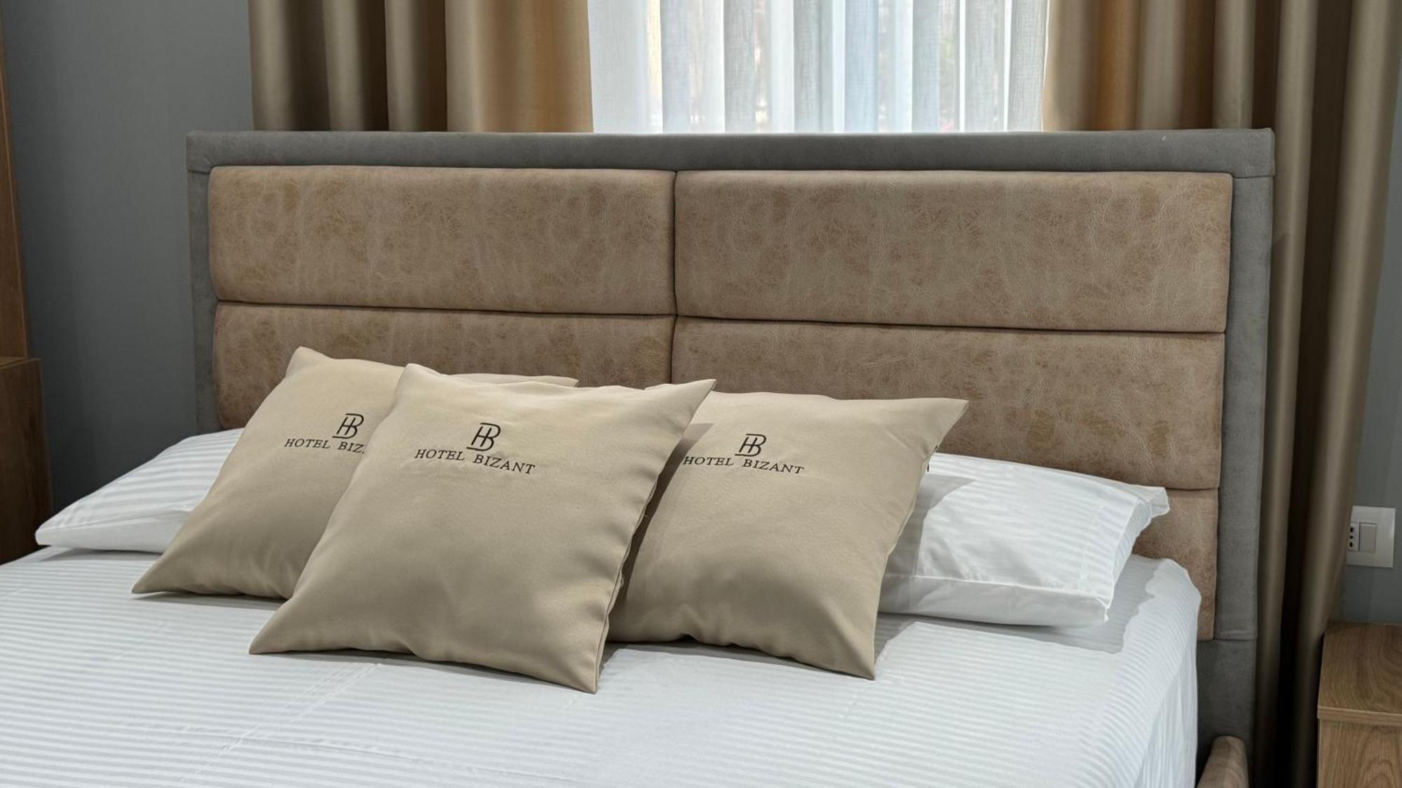 Hotel Bizant Përmet エクステリア 写真